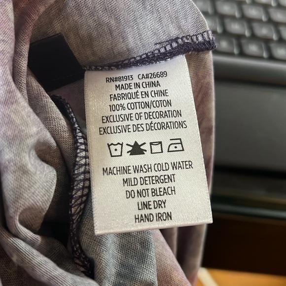 Robert Graham t shirt - Picture 5 of 6